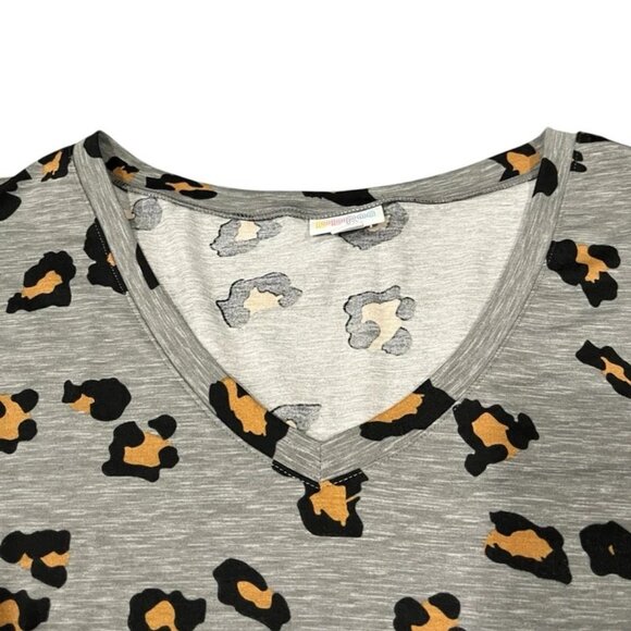 LuLaRoe Iris Top XL Gray Leopard Print Short Sleeve Tunic Soft Stretch - Picture 3 of 7